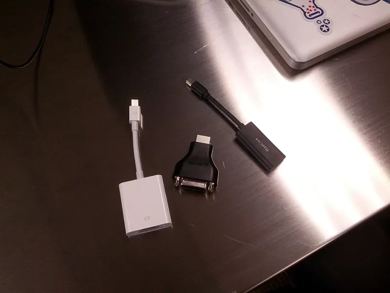 Your 4K Monitor Is Lying to You: The DisplayPort vs HDMI Truth Nobody Tells You at Checkout